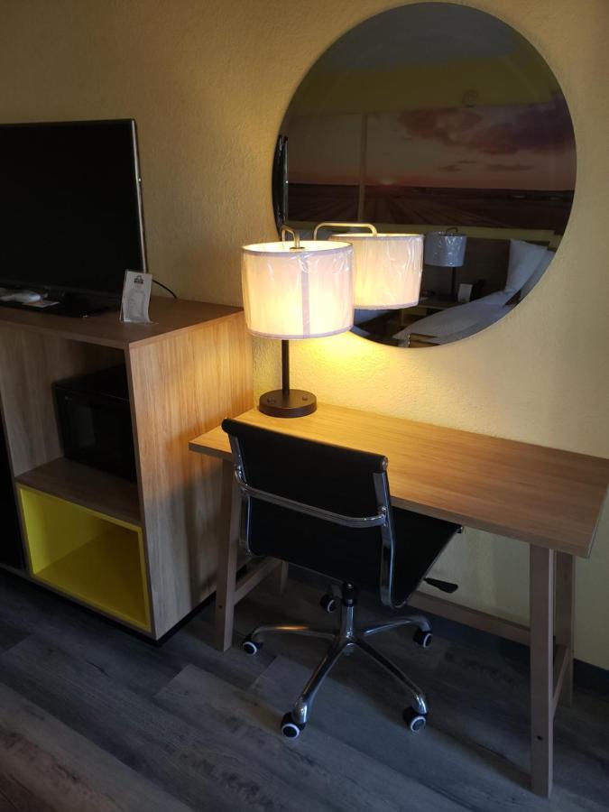 Days Inn & Suites By Wyndham Clovis Eksteriør bilde