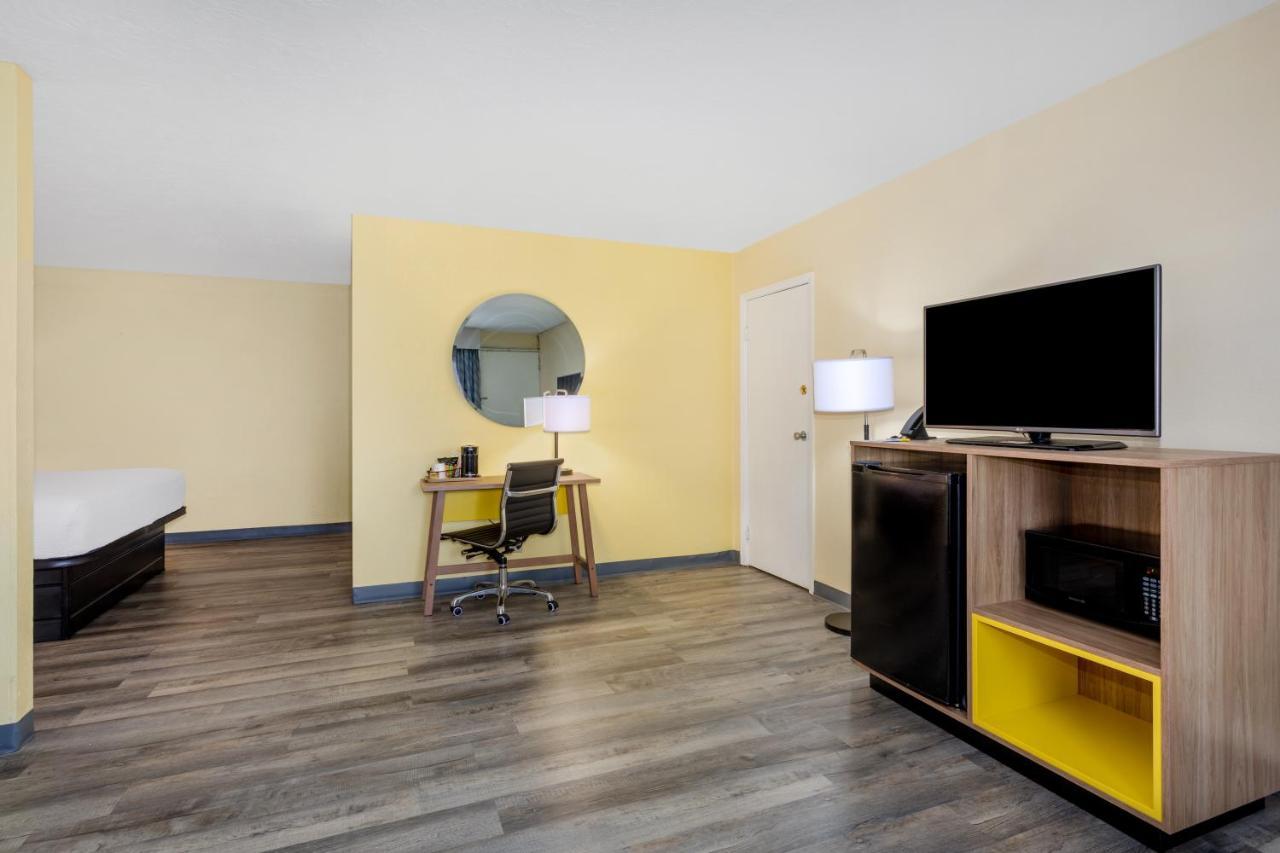 Days Inn & Suites By Wyndham Clovis Eksteriør bilde