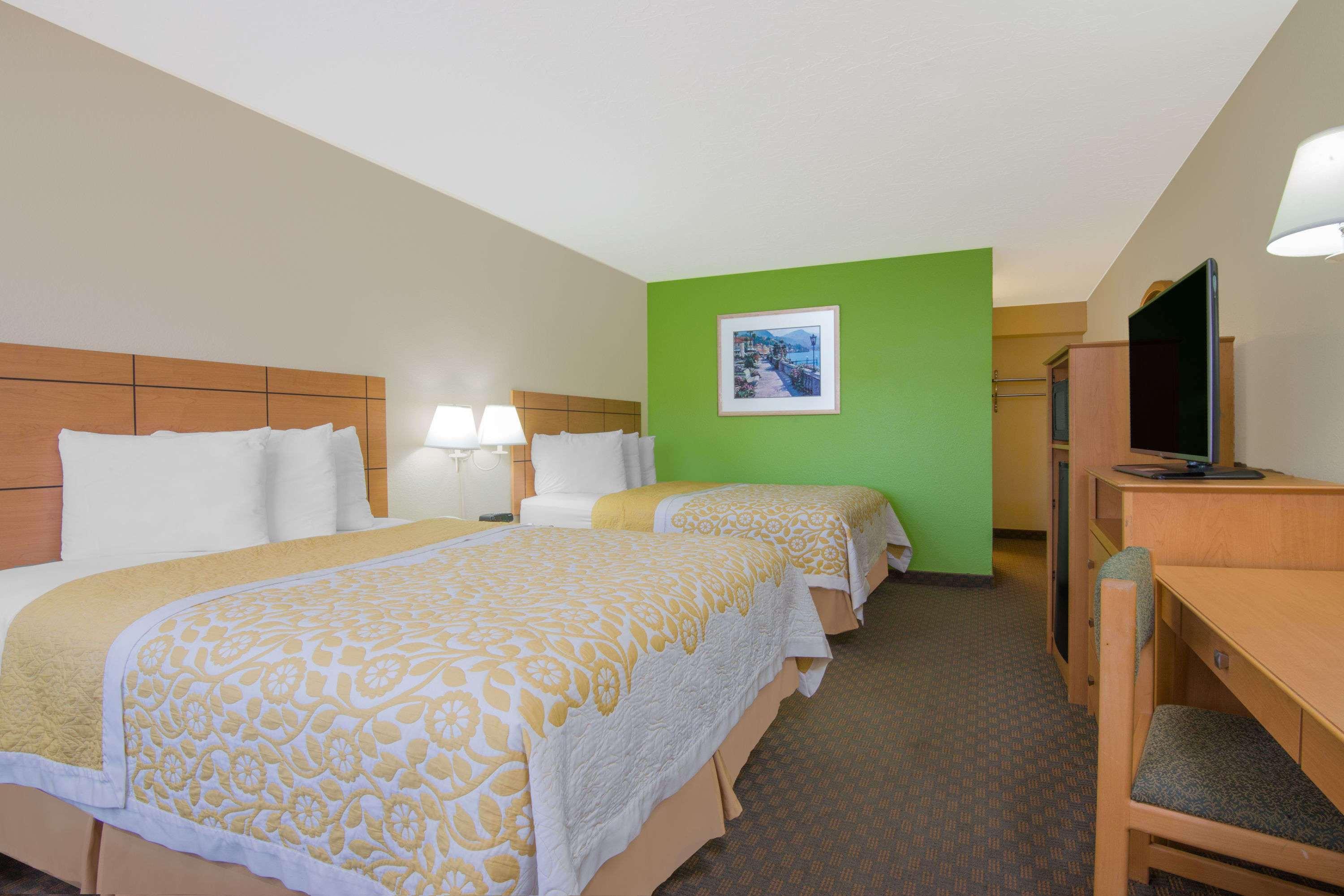 Days Inn & Suites By Wyndham Clovis Eksteriør bilde