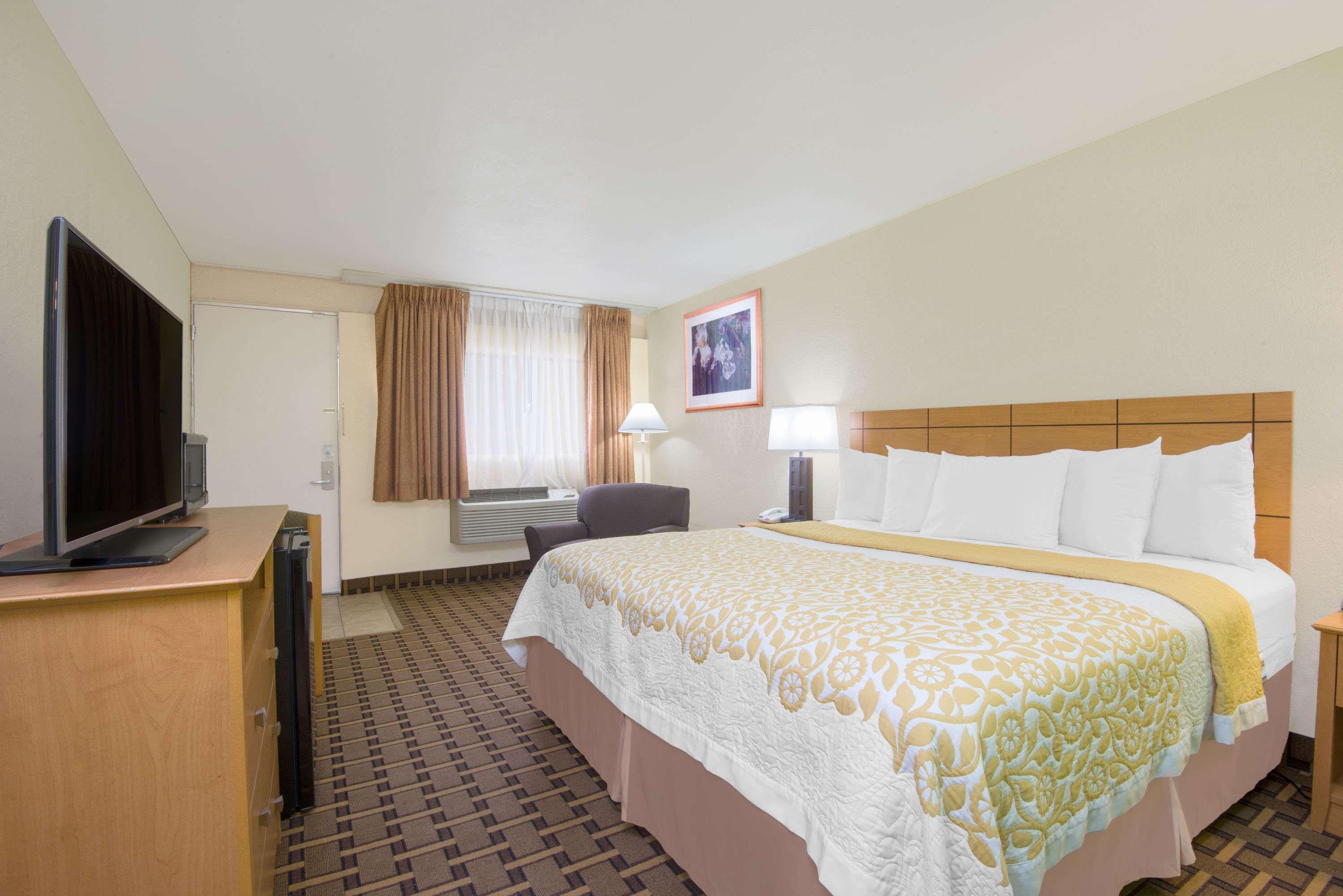 Days Inn & Suites By Wyndham Clovis Eksteriør bilde