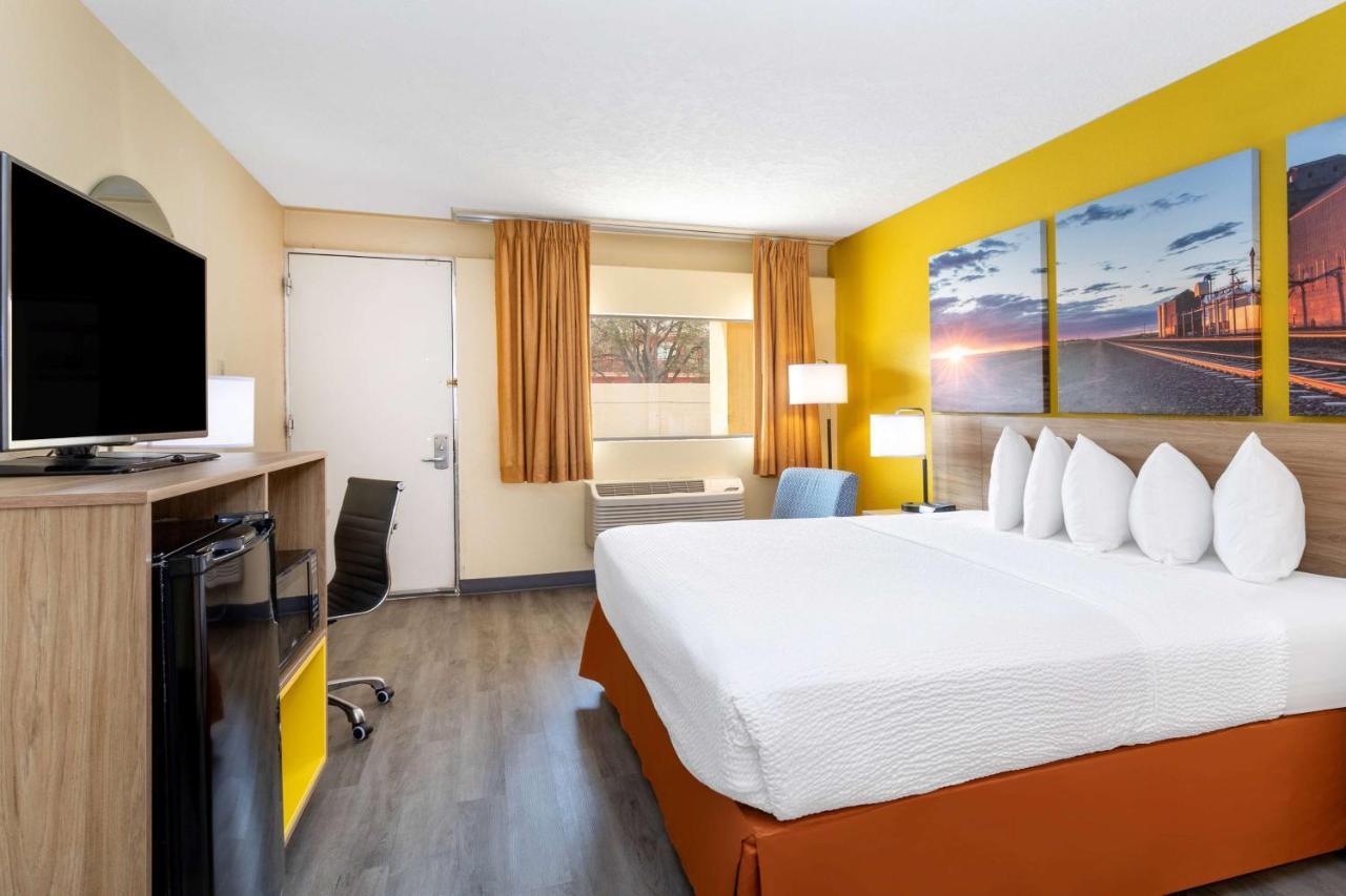 Days Inn & Suites By Wyndham Clovis Eksteriør bilde