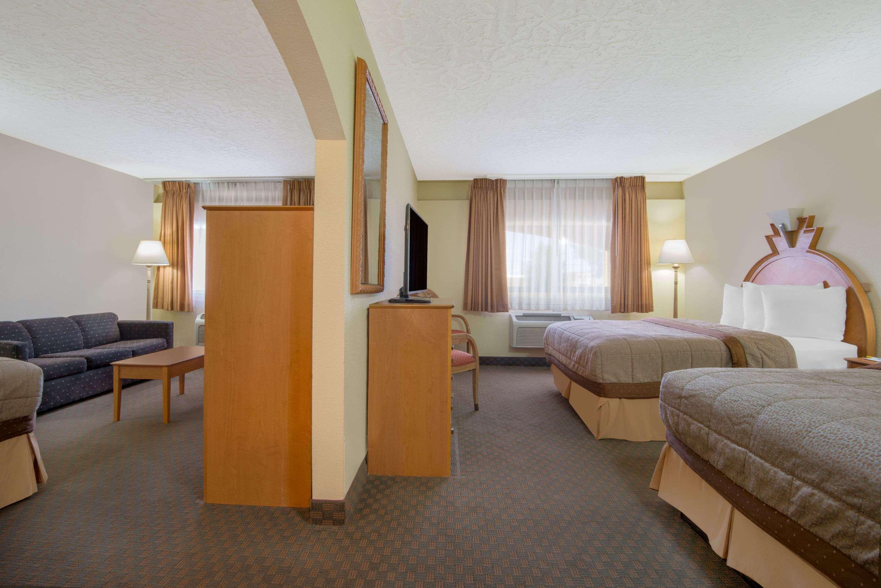 Days Inn & Suites By Wyndham Clovis Eksteriør bilde