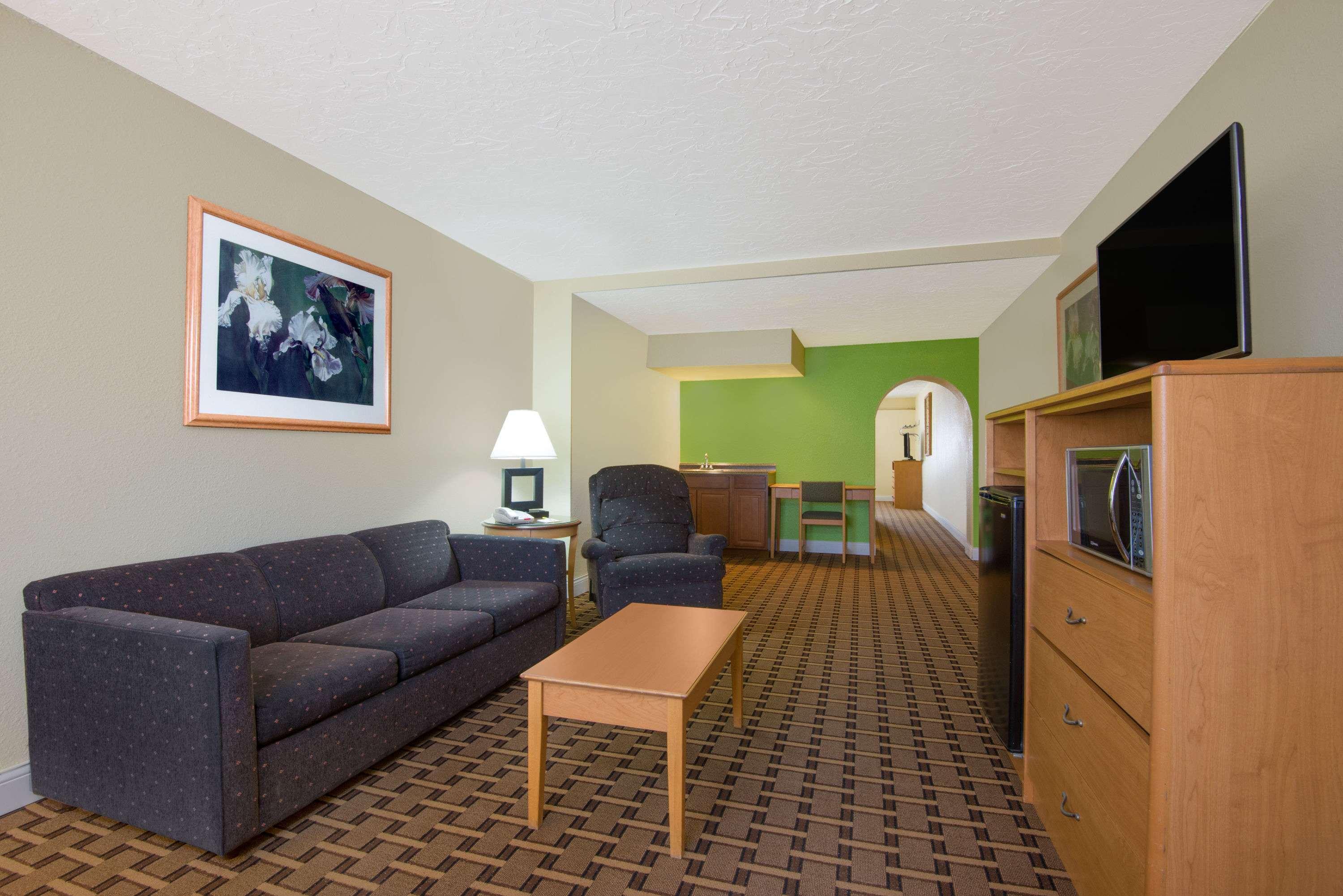 Days Inn & Suites By Wyndham Clovis Eksteriør bilde